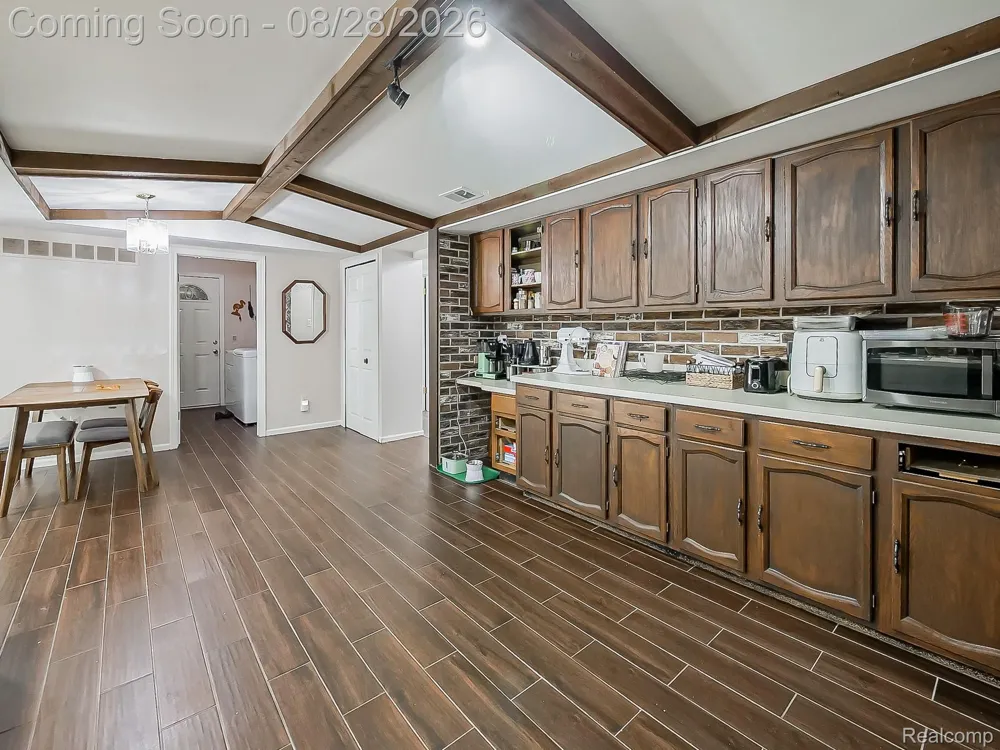6052 Glen Eagles Drive West Bloomfield Charter Township, MI 48323