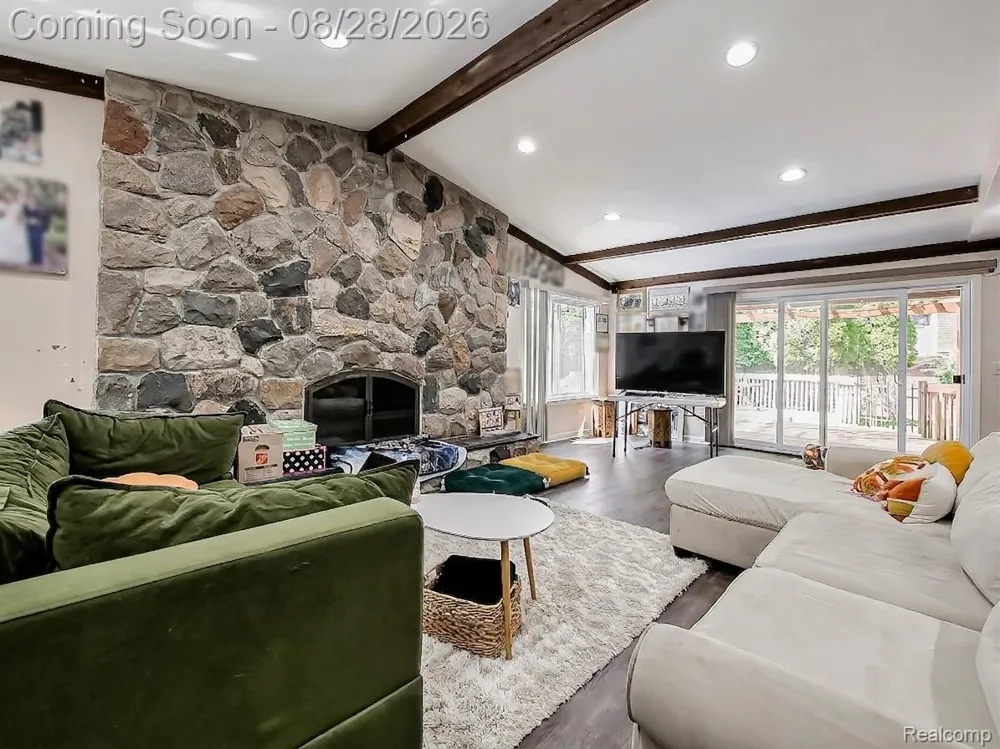 6052 Glen Eagles Drive West Bloomfield Charter Township, MI 48323