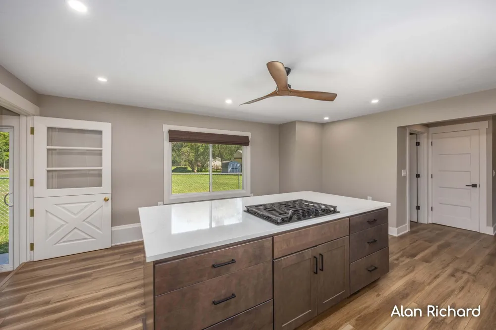 8446 Vinton Avenue NW Sparta Township, MI 49345