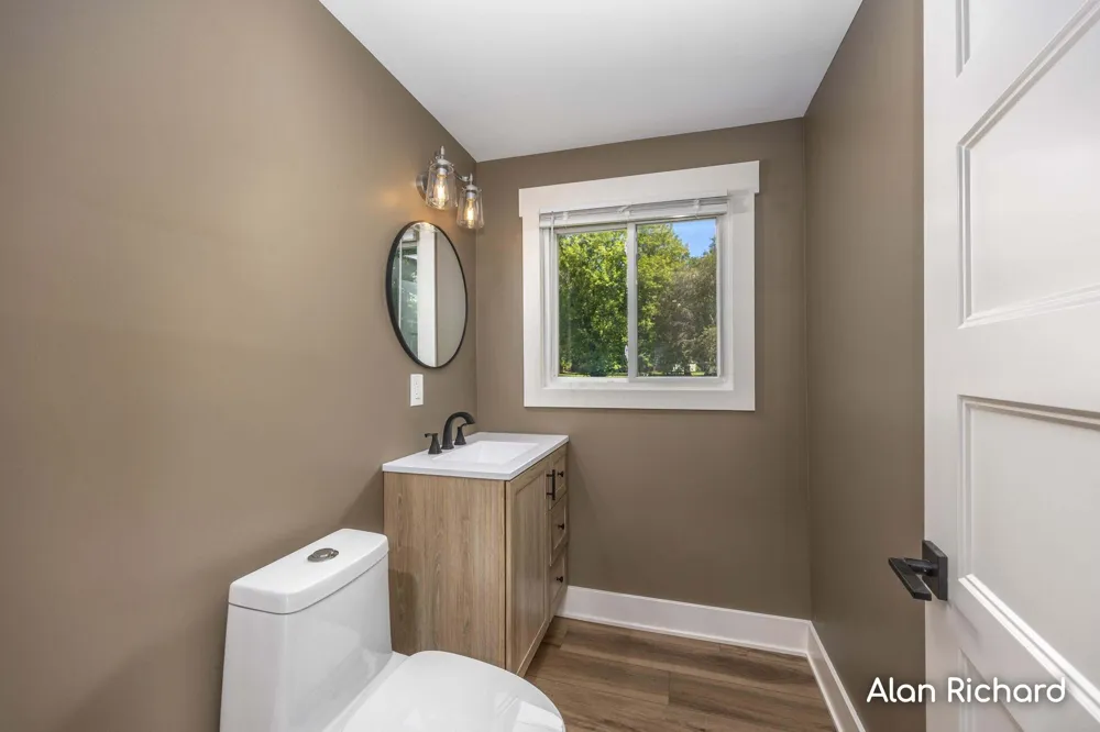 8446 Vinton Avenue NW Sparta Township, MI 49345