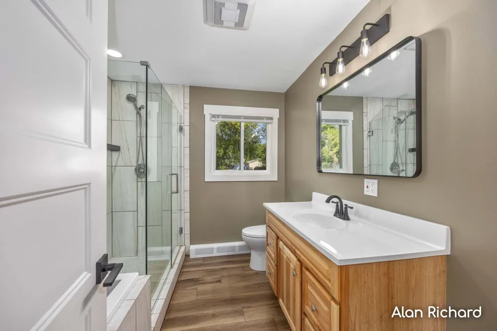 8446 Vinton Avenue NW Sparta Township, MI 49345