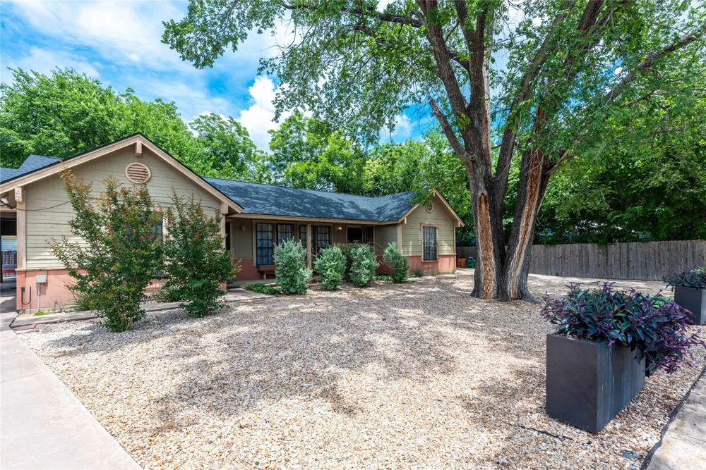 5006 Sara Drive #B Austin, TX 78721