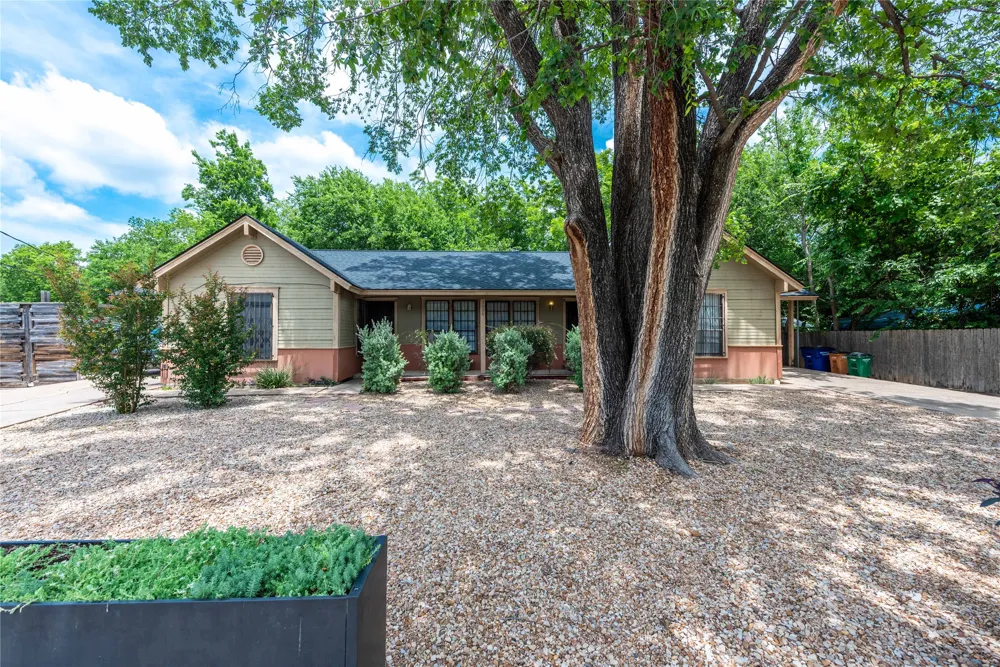 5006 Sara Drive #B Austin, TX 78721