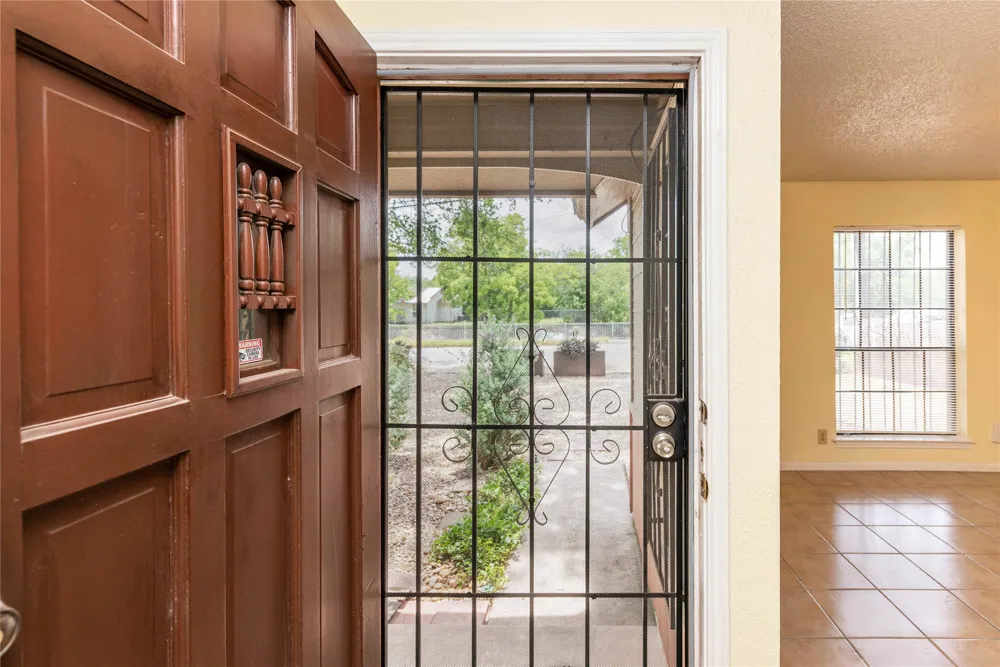 5006 Sara Drive #B Austin, TX 78721