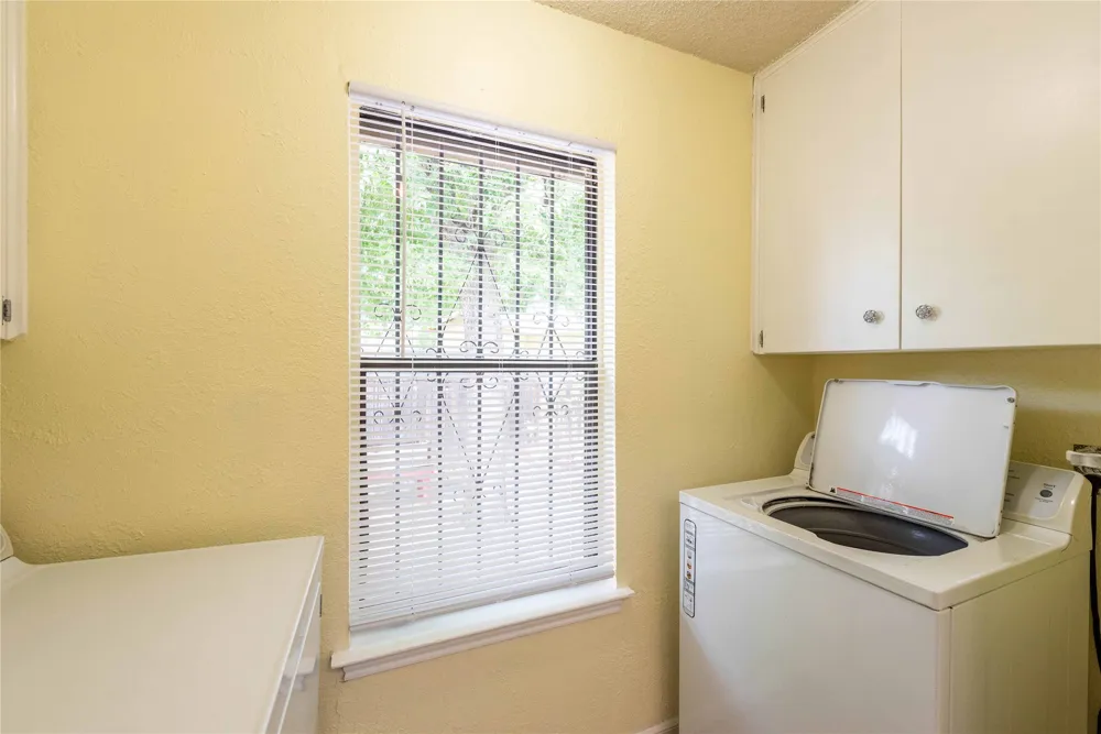 5006 Sara Drive #B Austin, TX 78721