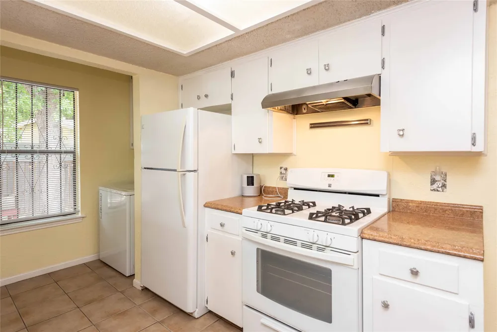 5006 Sara Drive #B Austin, TX 78721