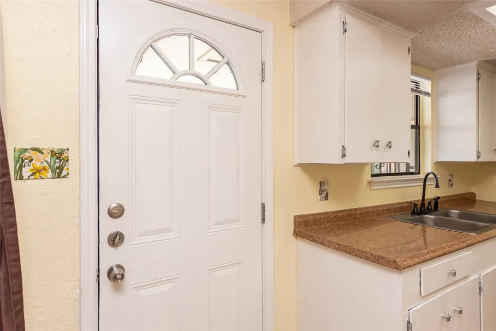 5006 Sara Drive #B Austin, TX 78721