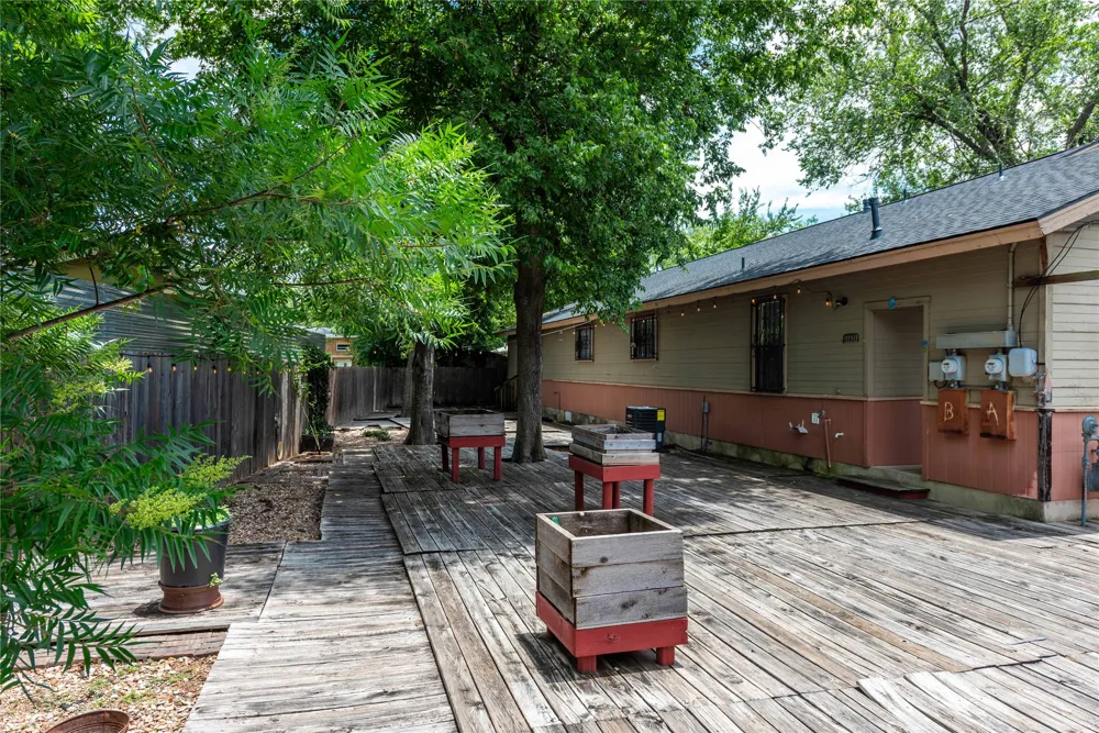 5006 Sara Drive #B Austin, TX 78721