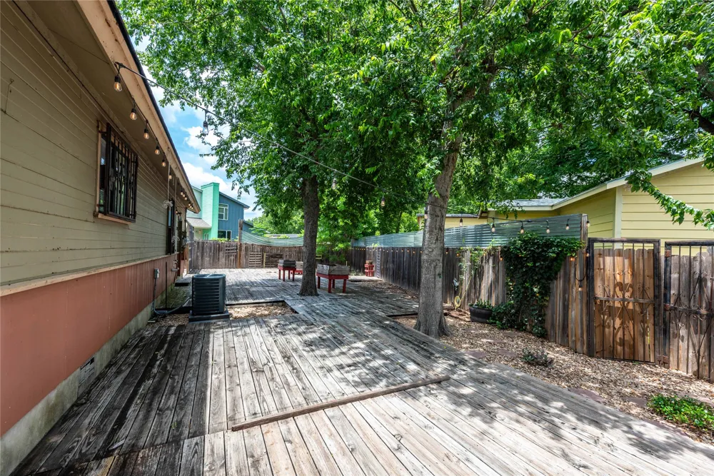 5006 Sara Drive #B Austin, TX 78721