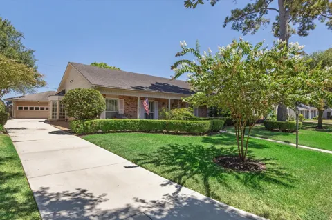 818 Olney Oak Drive