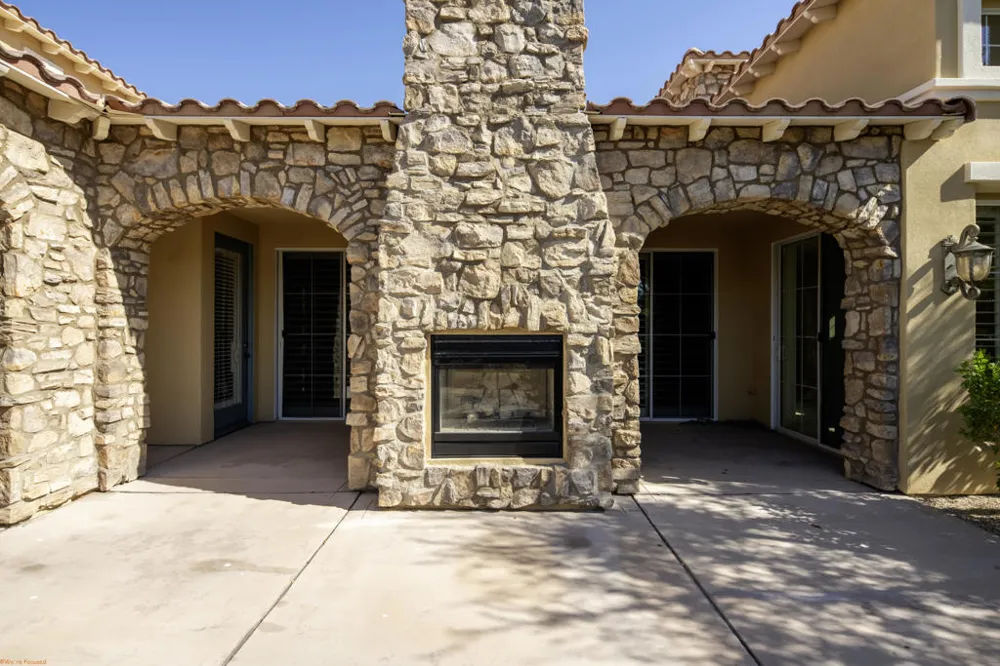 1021 Via Fortuna Palm Desert, CA 92260