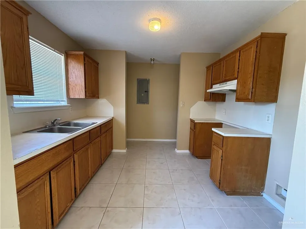 709 W Falcon Avenue Pharr, TX 78577