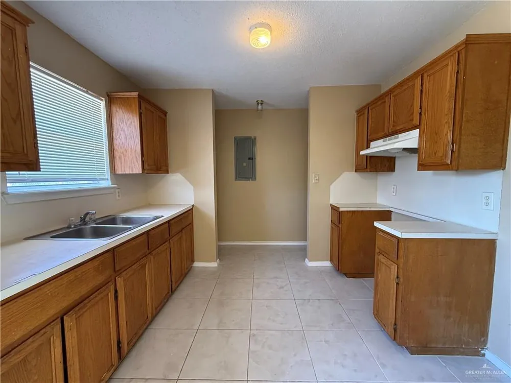 709 W Falcon Avenue Pharr, TX 78577