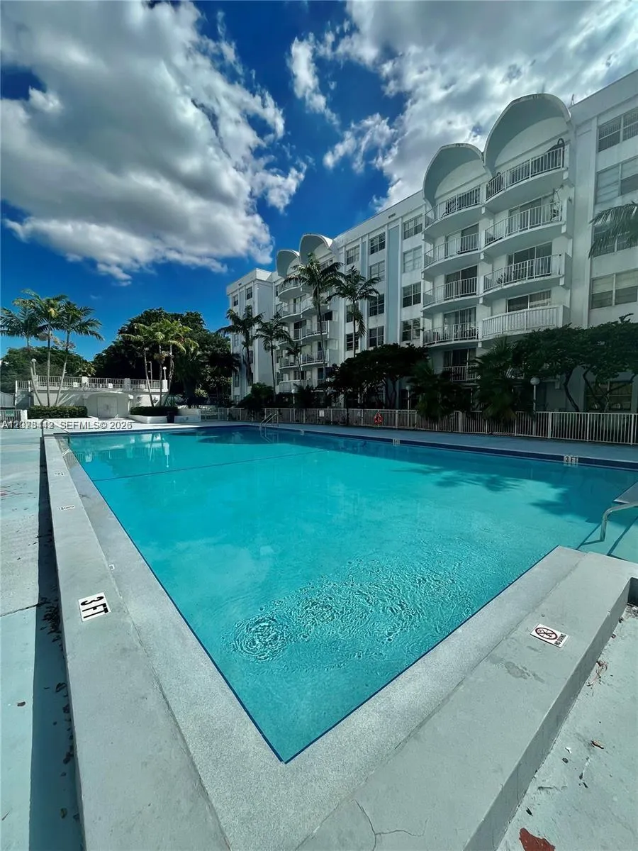 492 NW 165th St Rd #C112 Miami, FL 33169