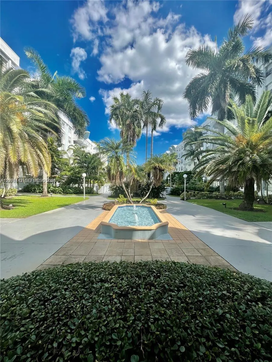 492 NW 165th St Rd #C112 Miami, FL 33169