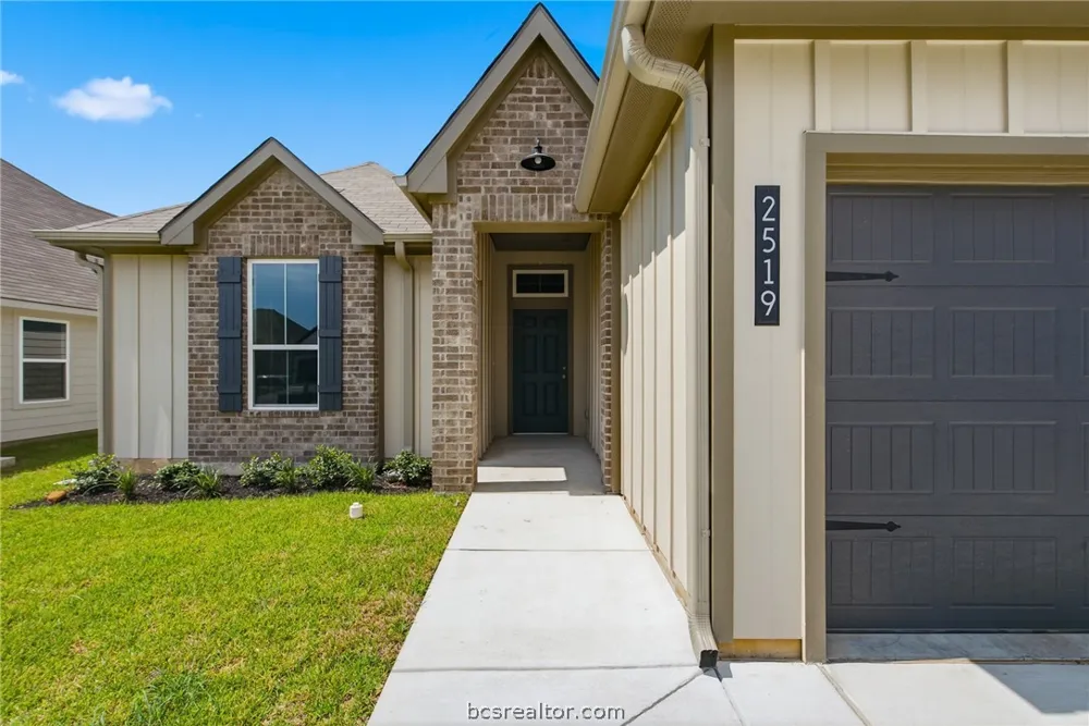 2519 Maskavich Court Bryan, TX 77807