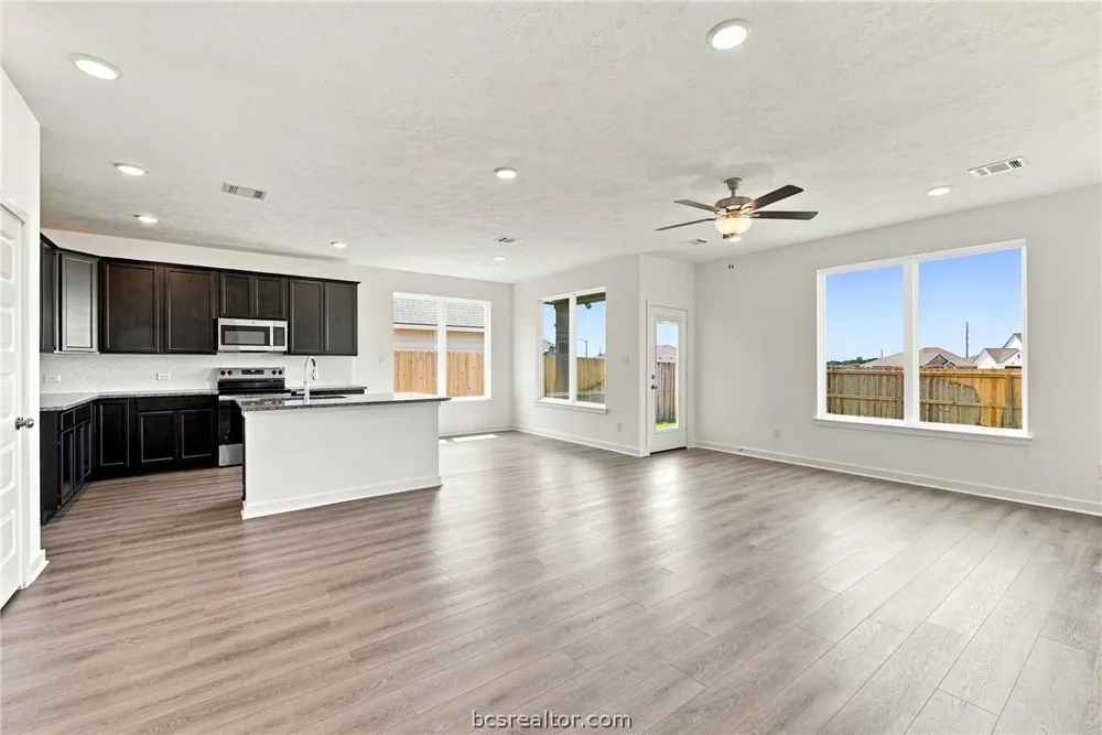 2519 Maskavich Court Bryan, TX 77807