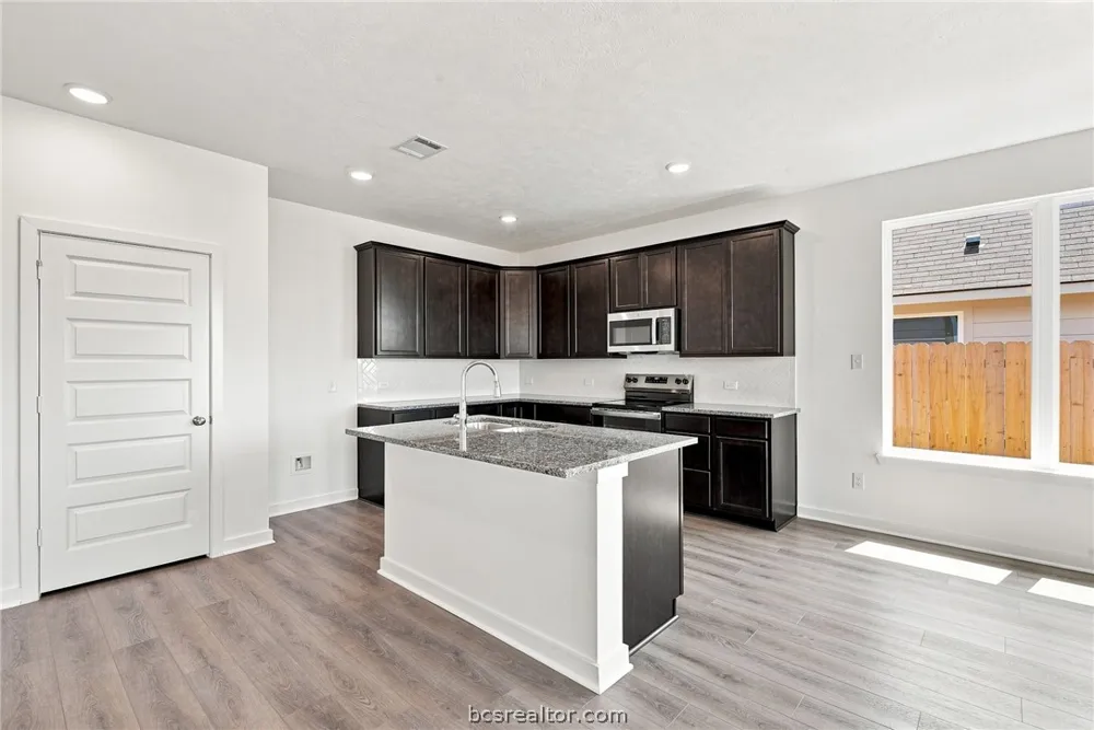 2519 Maskavich Court Bryan, TX 77807