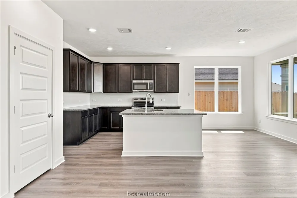 2519 Maskavich Court Bryan, TX 77807