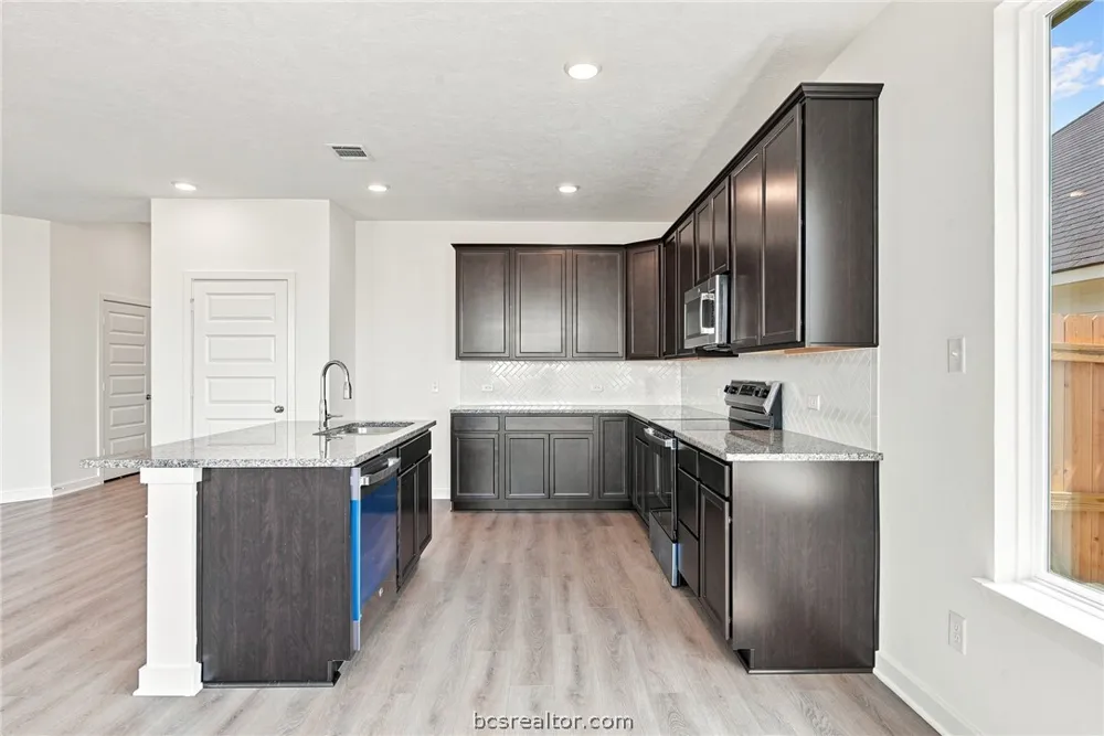 2519 Maskavich Court Bryan, TX 77807