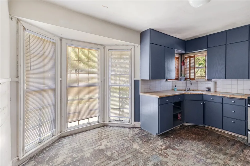 305 Hensel Avenue Bryan, TX 77801