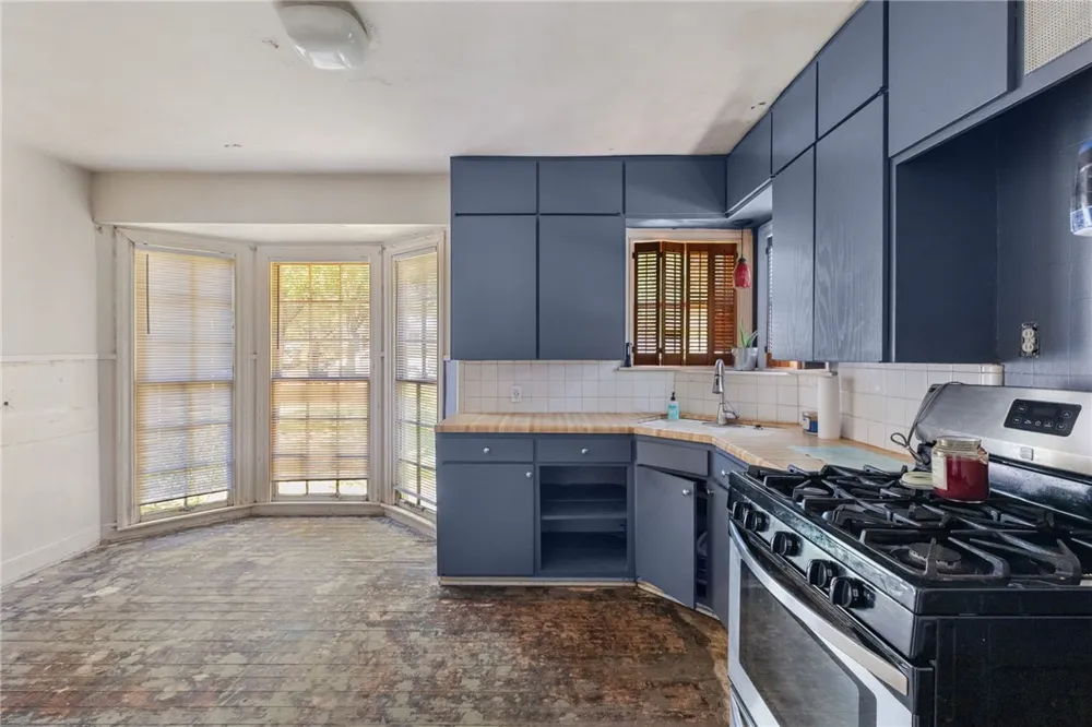 305 Hensel Avenue Bryan, TX 77801
