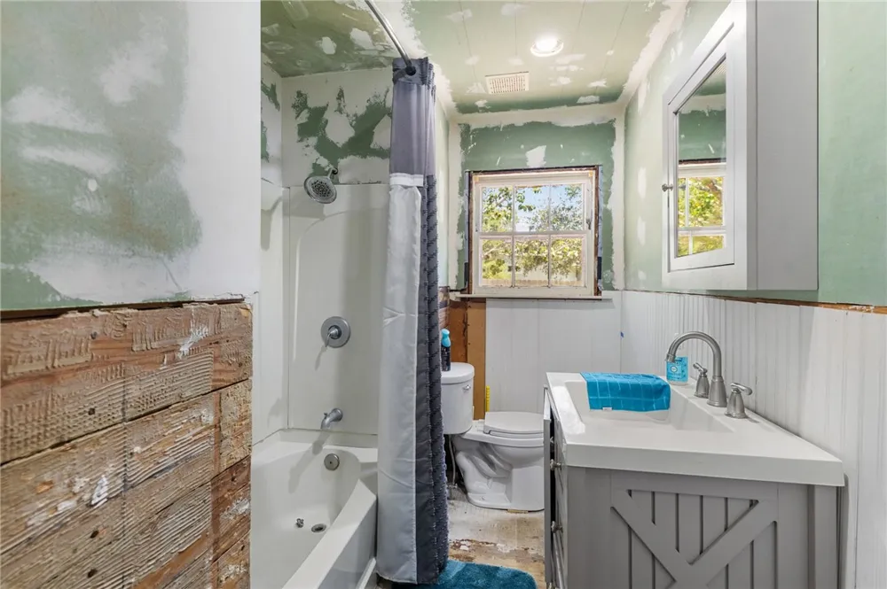 305 Hensel Avenue Bryan, TX 77801