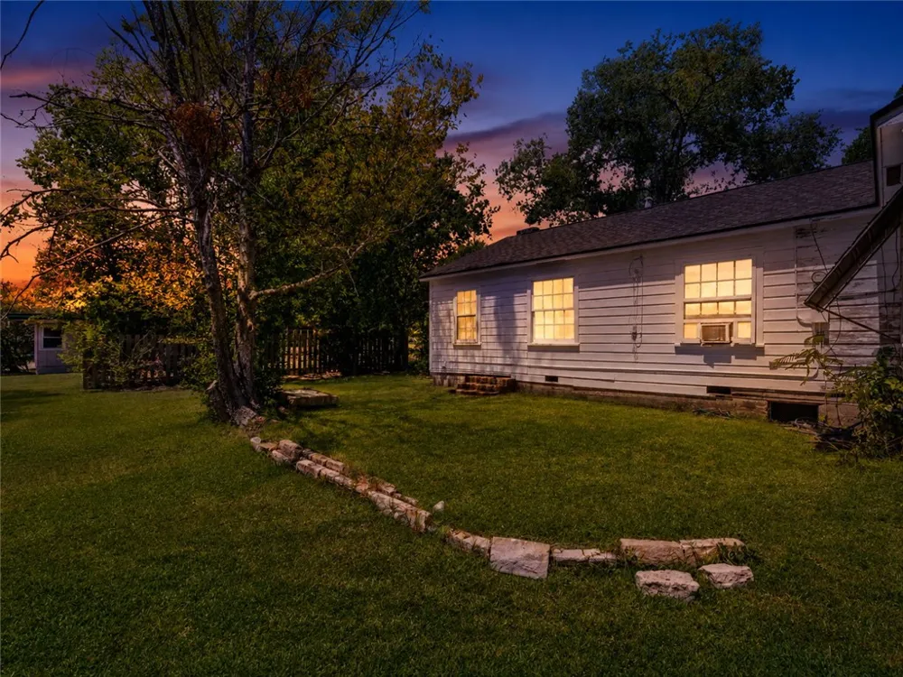 305 Hensel Avenue Bryan, TX 77801