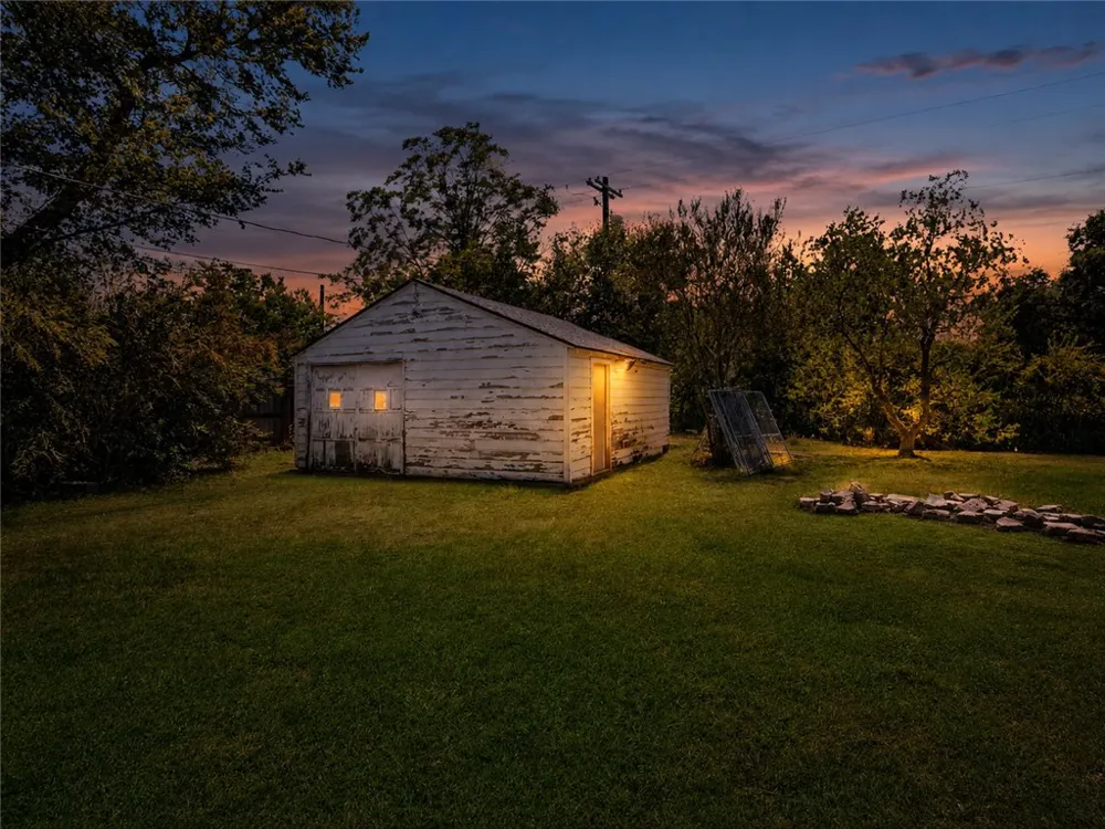 305 Hensel Avenue Bryan, TX 77801