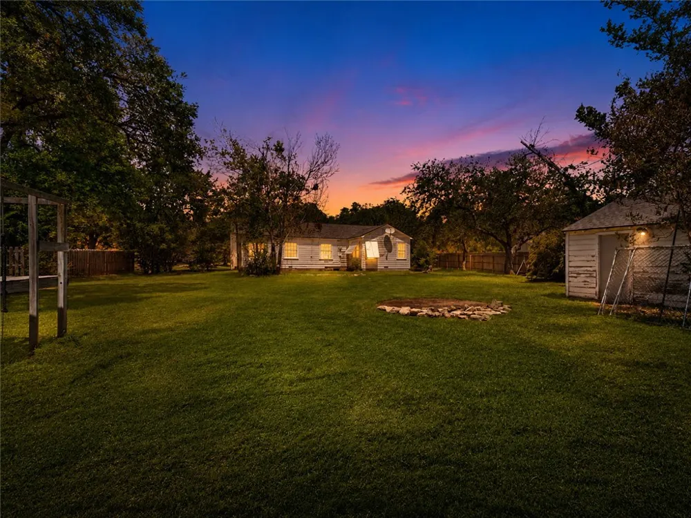 305 Hensel Avenue Bryan, TX 77801