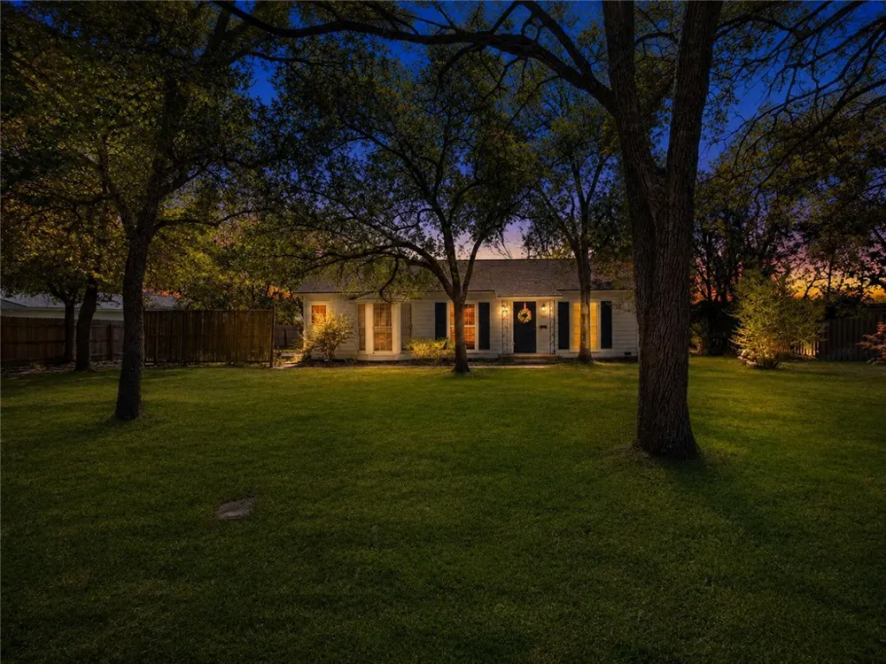 305 Hensel Avenue Bryan, TX 77801