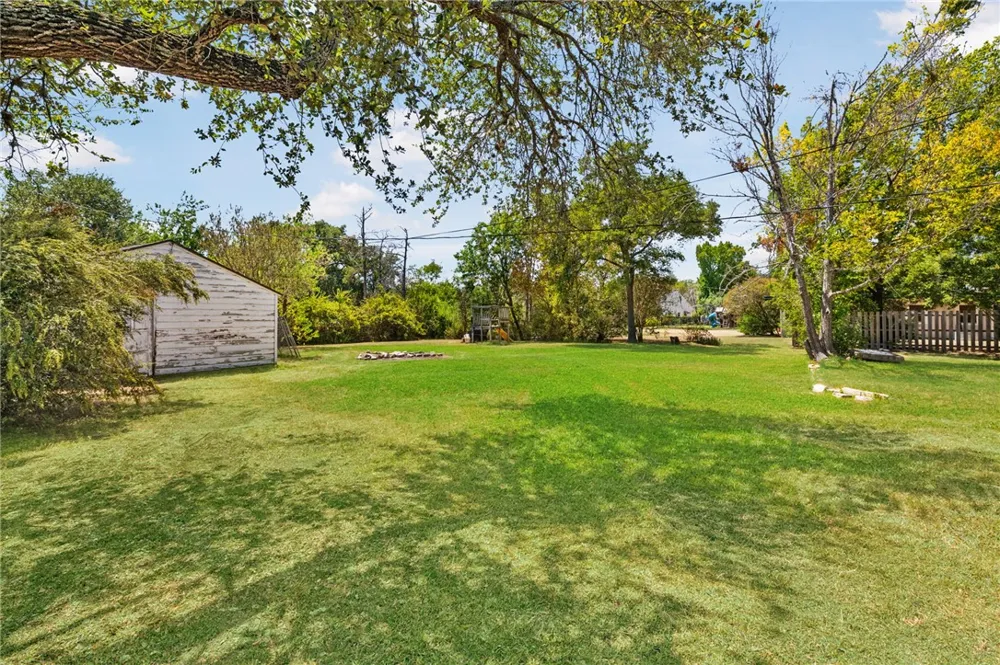 305 Hensel Avenue Bryan, TX 77801