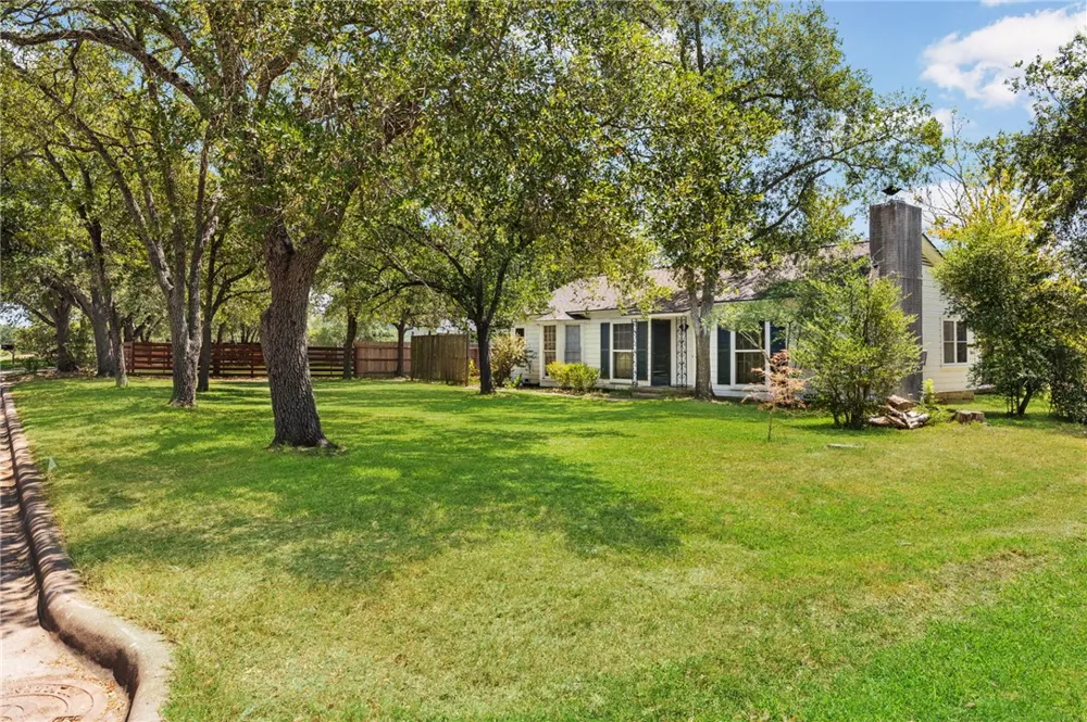305 Hensel Avenue Bryan, TX 77801