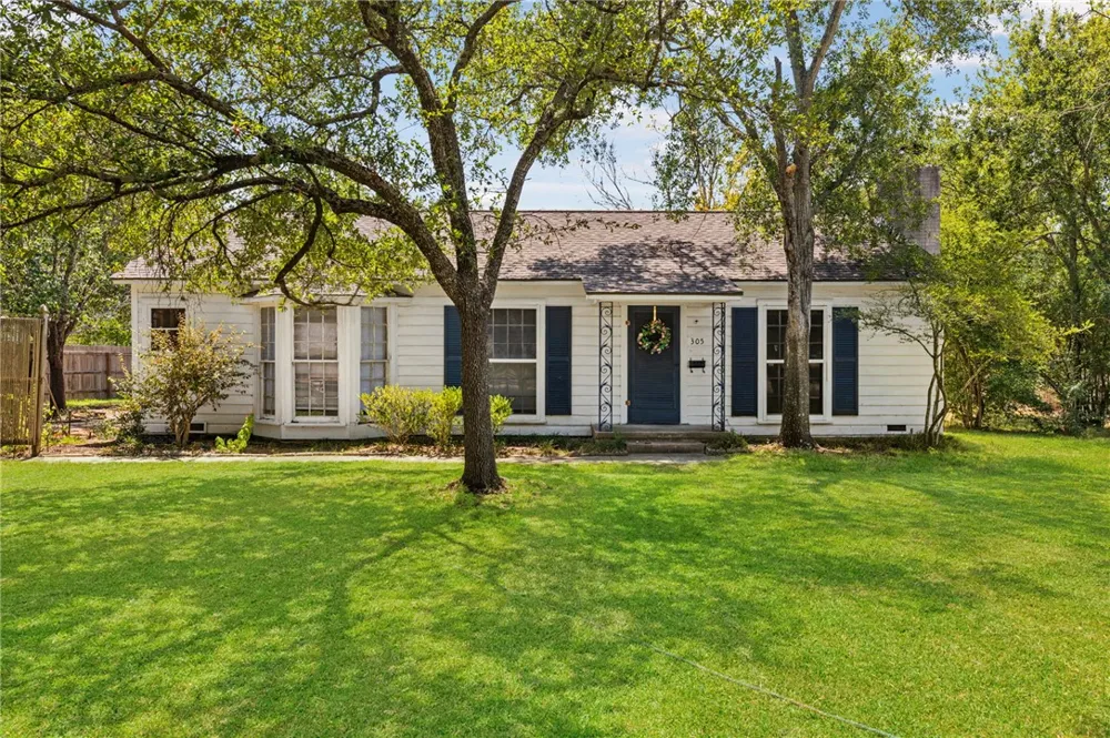 305 Hensel Avenue Bryan, TX 77801