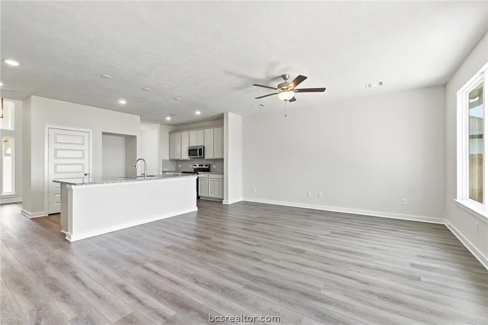 2517 Maskavich Court Bryan, TX 77807