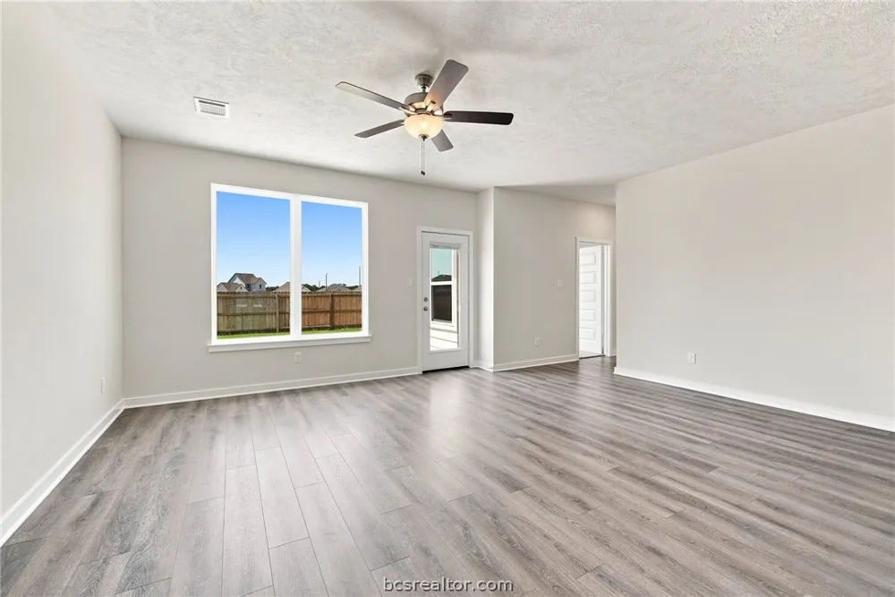 2517 Maskavich Court Bryan, TX 77807