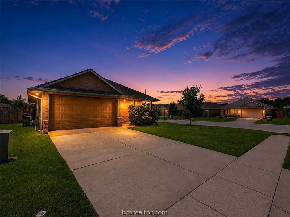 1297 Cottage Grove Circle Bryan, TX 77801