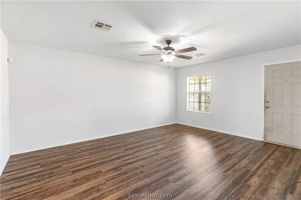 1297 Cottage Grove Circle Bryan, TX 77801