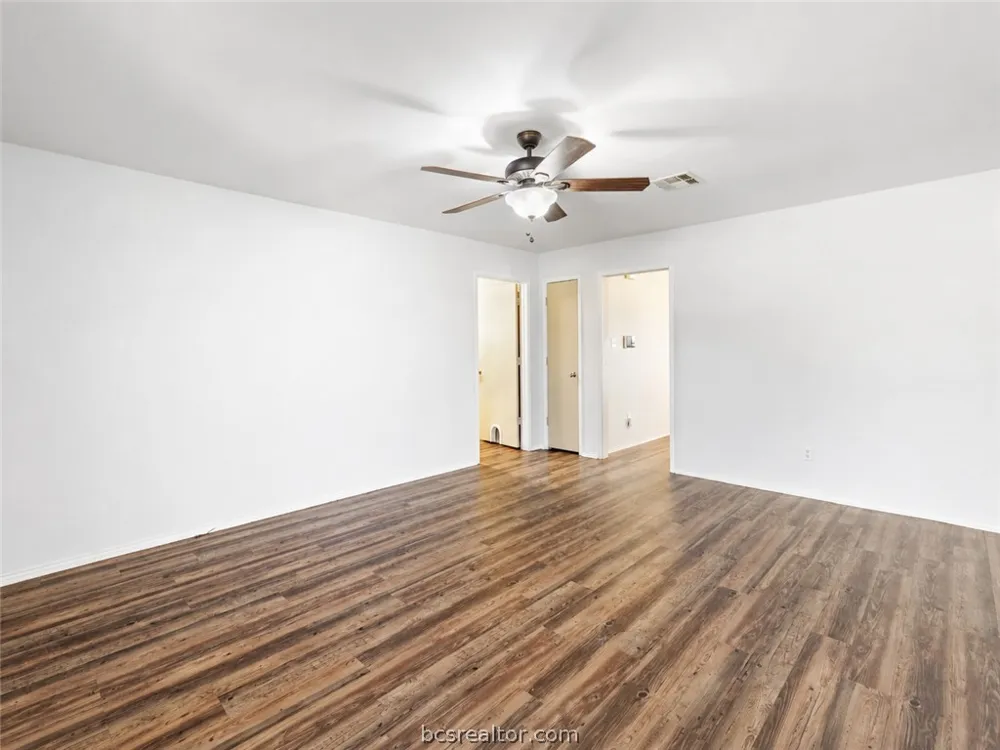 1297 Cottage Grove Circle Bryan, TX 77801