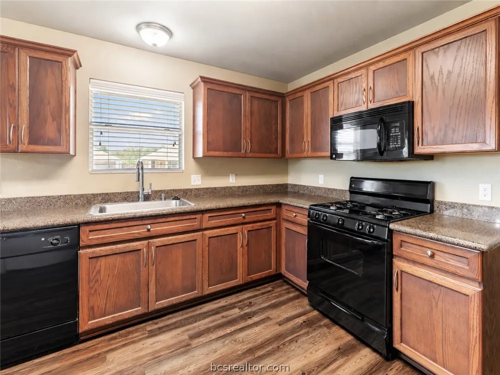 1297 Cottage Grove Circle Bryan, TX 77801