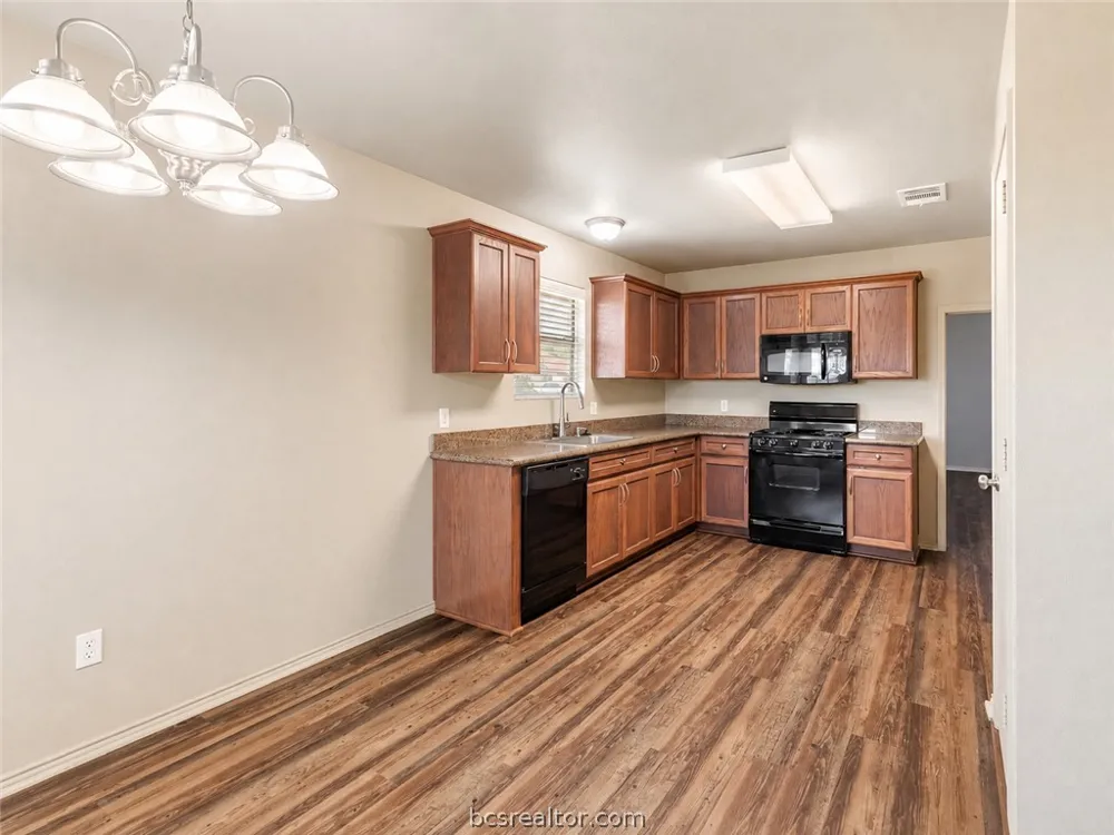 1297 Cottage Grove Circle Bryan, TX 77801