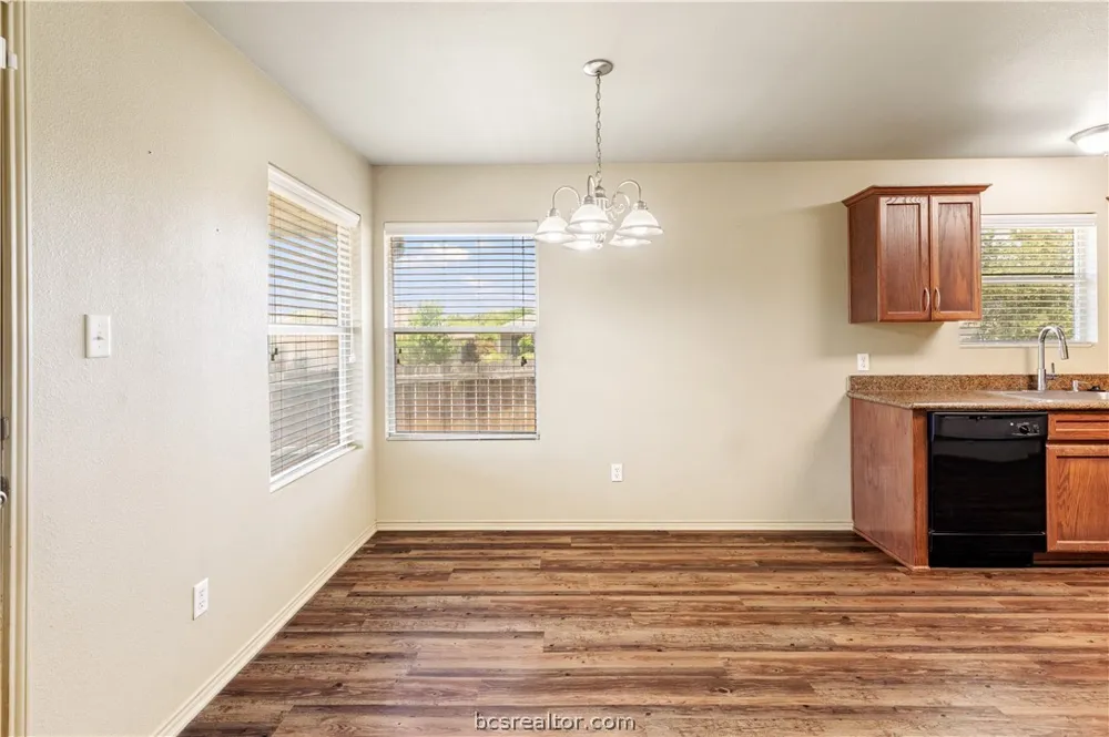 1297 Cottage Grove Circle Bryan, TX 77801