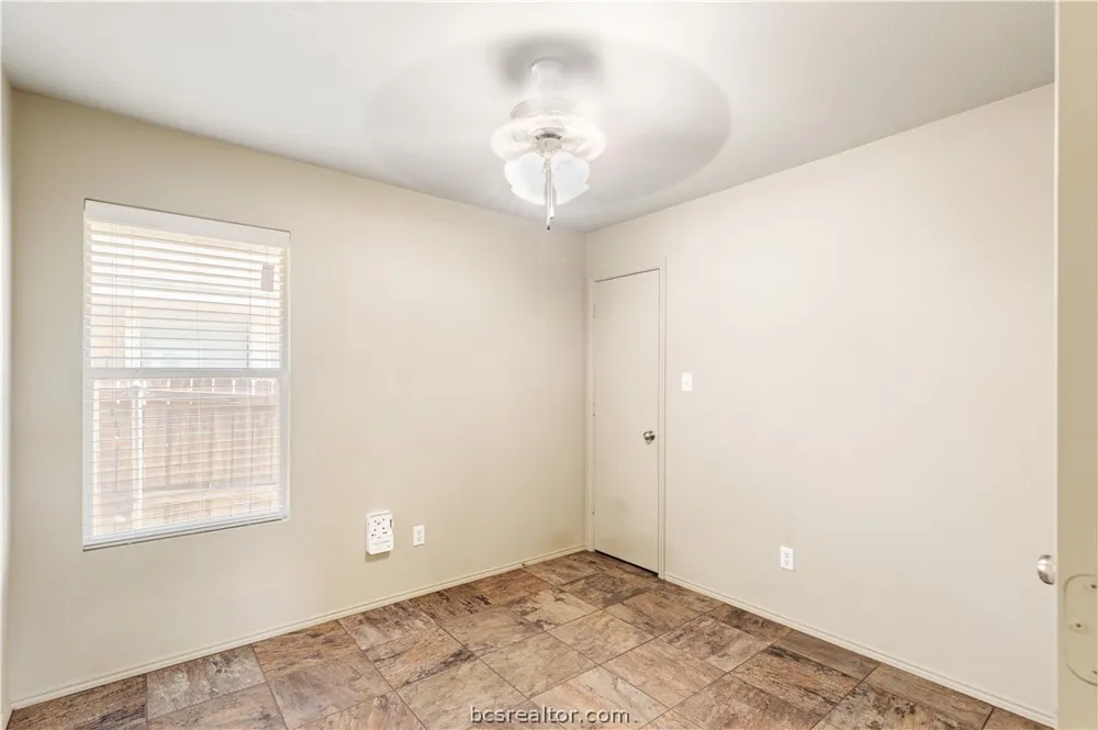 1297 Cottage Grove Circle Bryan, TX 77801