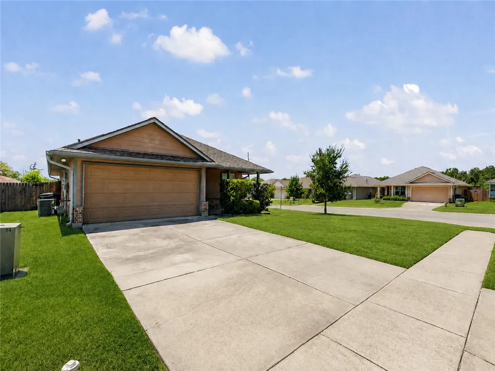 1297 Cottage Grove Circle Bryan, TX 77801