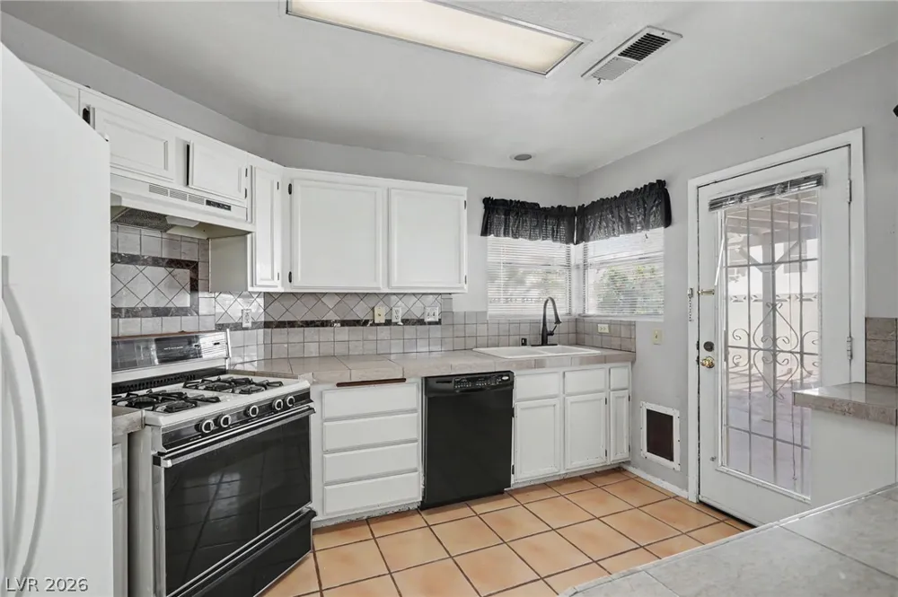 1950 Turtlerock Street Las Vegas, NV 89142