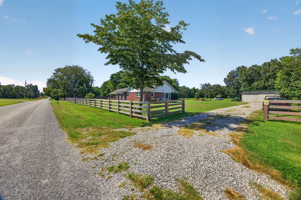 112 Goose Pond Rd Manchester, TN 37355