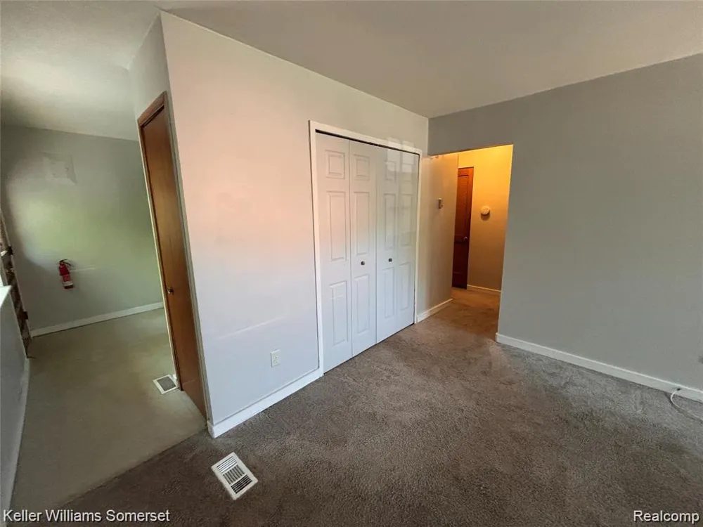 4064 agnes ave Lincoln Park City, MI 48146