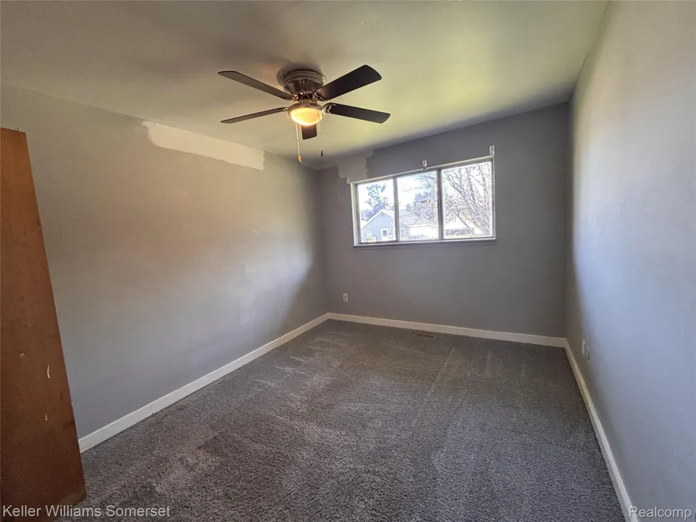 4064 agnes ave Lincoln Park City, MI 48146