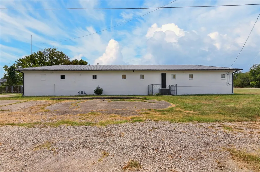 618 E Choctaw Avenue Nowata, OK 74048