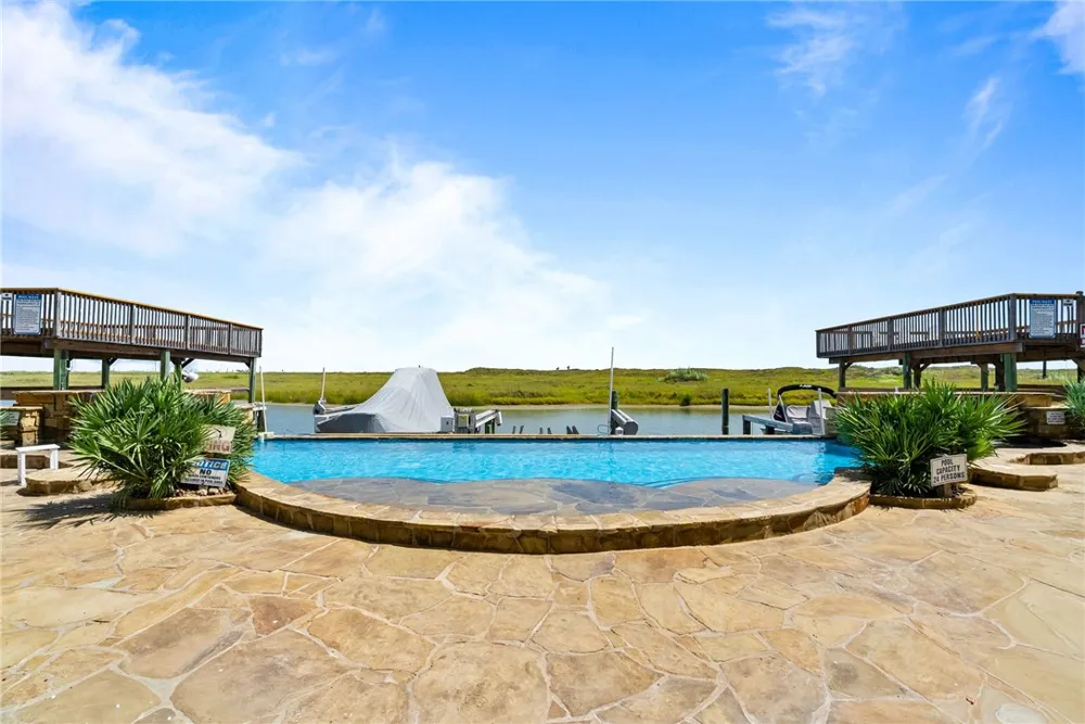 14890 Granada Drive #107 Corpus Christi, TX 78418